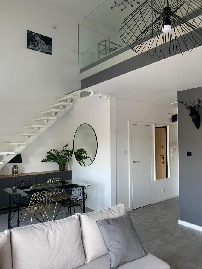 Two-Levels Penthouse With A Garden In The City Center Appartement Łódź Buitenkant foto